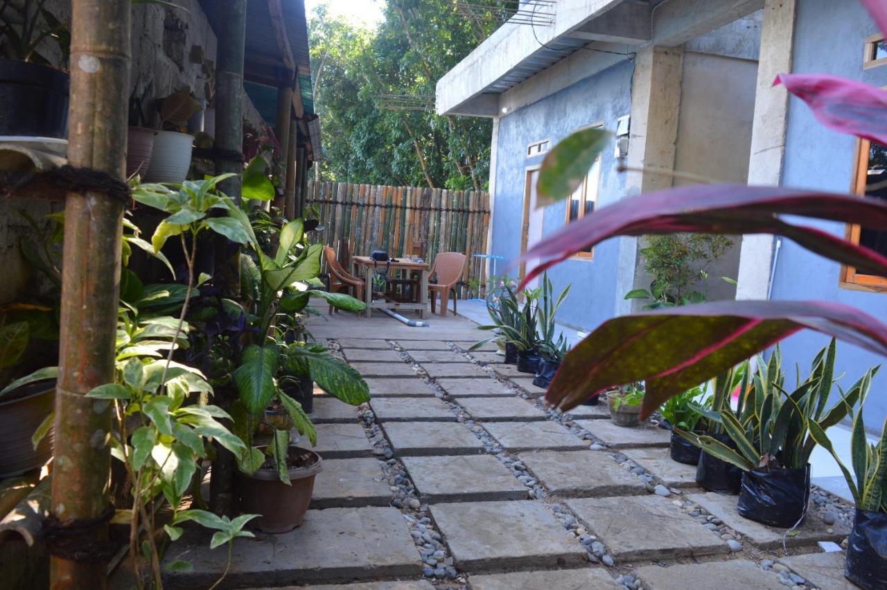 Labuan Bajo Mahoni Guesthouse Bagian luar foto